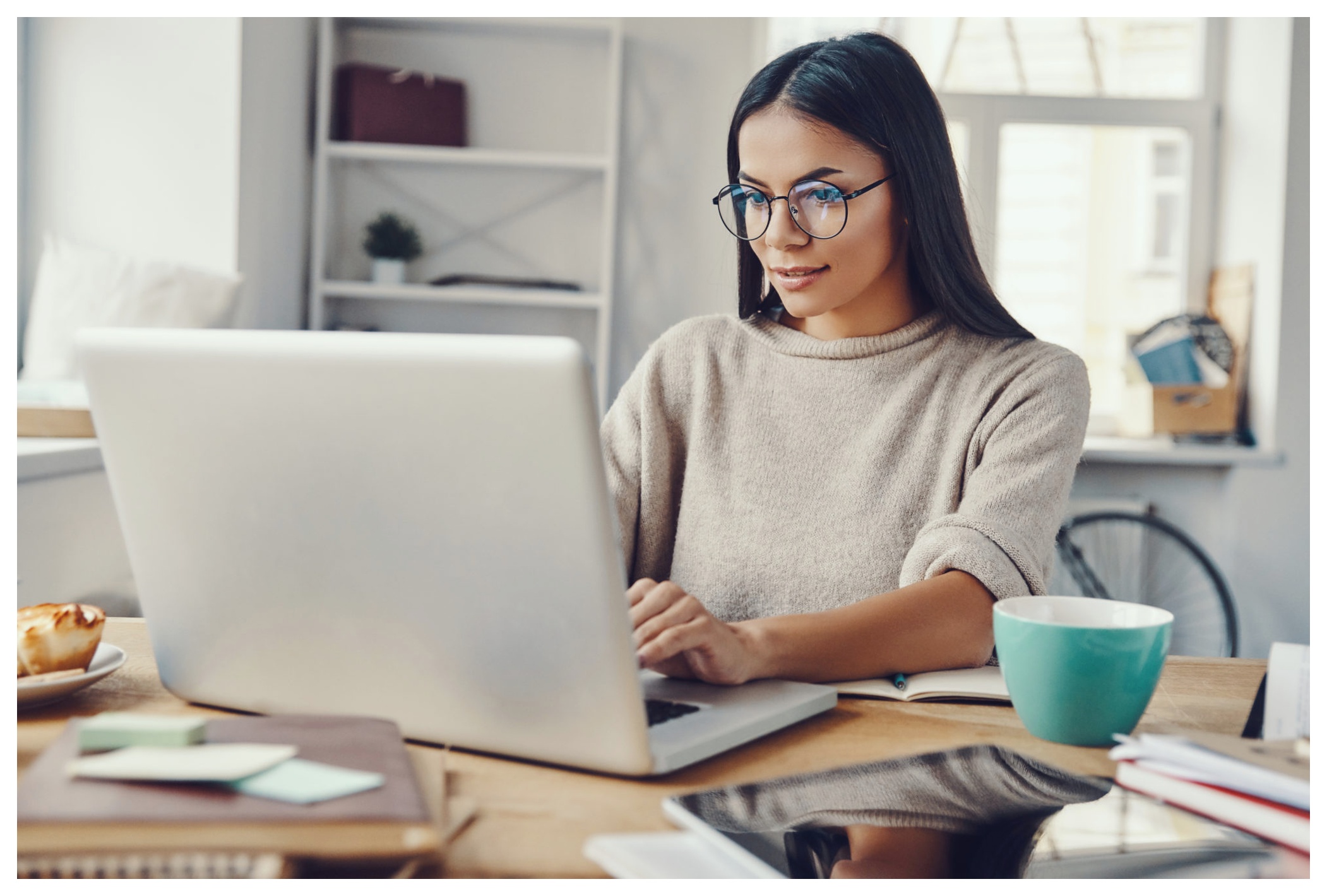 Frau mit Laptop