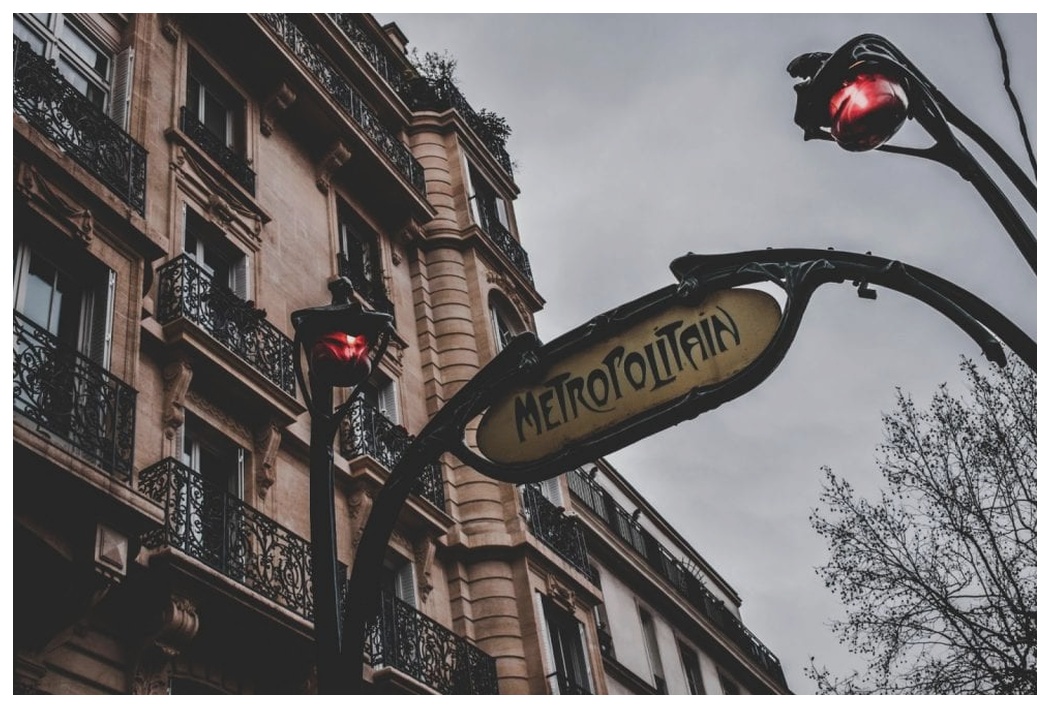 french prepositions of place metro